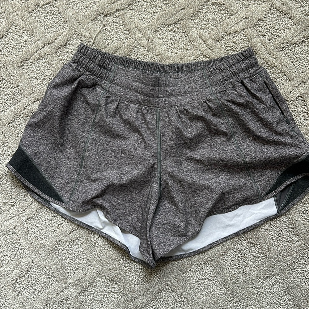 Lululemon Hotty Hot Short Low Rise 4” - Heathered Black - size 8